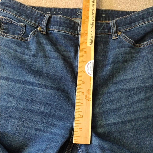 St Johns Bay Jeans Womens 16P Blue Denim Petite Boot Cut Leg Stretch Dark Wash - Picture 2 of 8